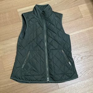 Women’s Old Navy Olive or Army Green Quilted Vest With Pockets & Zipper Medium